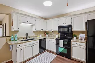 7942 Timber Lake Dr, Eden Prairie, MN 55347 - Photo 10