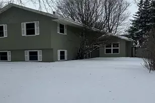 2112 8th St SW, Willmar, MN 56201 - Photo 4