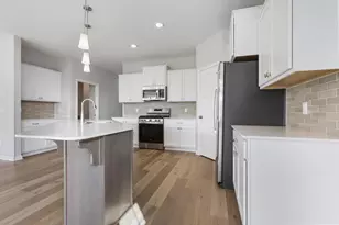 1819 Arrowhead St, Shakopee, MN 55379 - Photo 8