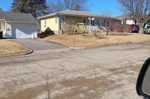 309 N Badger St, Caledonia, MN 55921 - Photo 1