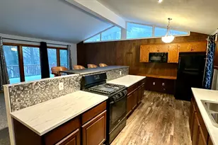 1562 Circle Ln, Burnsville, MN 55337 - Photo 2