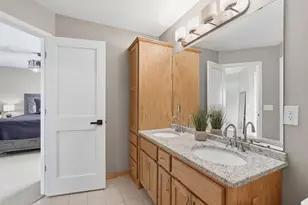 5695 Yucca Ln N, Plymouth, MN 55446 - Photo 14