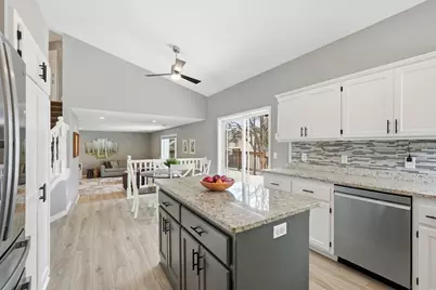 5695 Yucca Lane N, Plymouth, MN 55446 - Photo 6