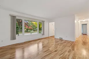 12824 Eagle Ridge Dr, Burnsville, MN 55337 - Photo 2