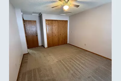 565 Skillman Avenue E, Maplewood, MN 55117 - Photo 12