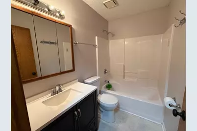 565 Skillman Avenue E, Maplewood, MN 55117 - Photo 14