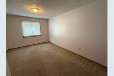 565 Skillman Avenue E, Maplewood, MN 55117 - Photo 10