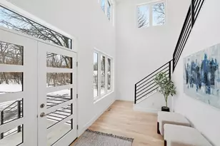 9597 Sandra Ln, Minnetonka, MN 55305 - Photo 8