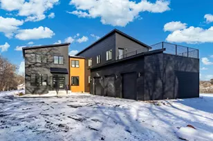 9597 Sandra Ln, Minnetonka, MN 55305 - Photo 6