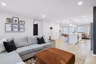 657 Village Dr, New Brighton, MN 55112 - Photo 14