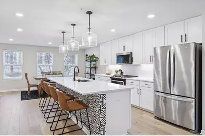 657 Village Drive #03, New Brighton, MN 55112 - Photo 4