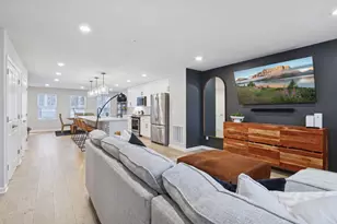 657 Village Dr, New Brighton, MN 55112 - Photo 14