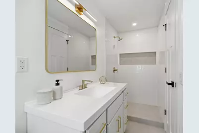 2643 Brighton Avenue NE, Minneapolis, MN 55418 - Photo 44