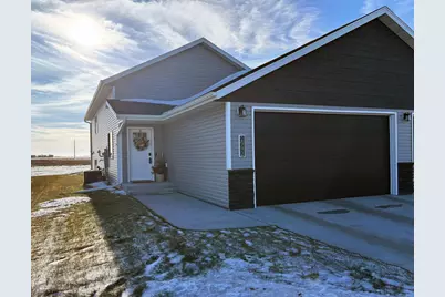 2992 74th Avenue S, Fargo, ND 58104 - Photo 2