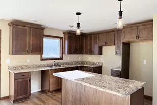 141 Washington St, Walnut Grove, MN 56180 - Photo 2