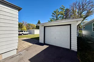 612 16th St N, Moorhead, MN 56560 - Photo 4