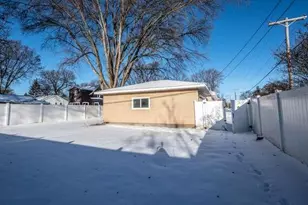 736 3rd Ave E, Shakopee, MN 55379 - Photo 4