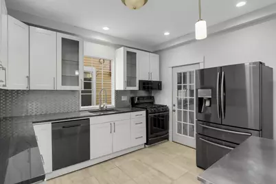 909 Marshall Avenue, Saint Paul, MN 55104 - Photo 14