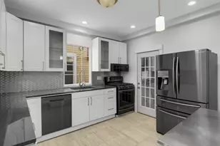 909 Marshall Ave, Saint Paul, MN 55104 - Photo 14