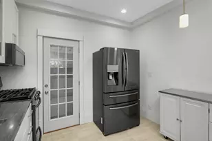 909 Marshall Ave, Saint Paul, MN 55104 - Photo 16