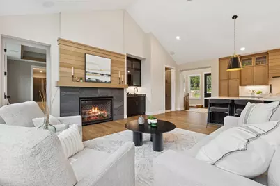 2706 Lakeview Court, Little Canada, MN 55117 - Photo 18