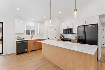 3658 Meadow Sage Court SE, Rochester, MN 55904 - Photo 8