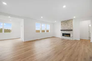 18211 Huntley Trl, Lakeville, MN 55044 - Photo 4