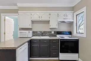 391 Cleveland Ave, Green Isle, MN 55338 - Photo 8