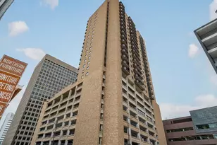 66 9th St E, Saint Paul, MN 55101 - Photo 28