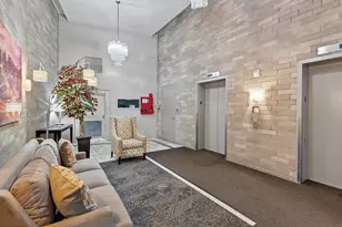 66 9th St E, Saint Paul, MN 55101 - Photo 26