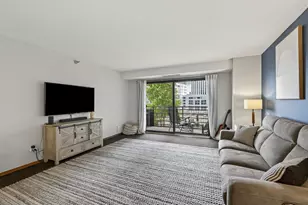 66 9th St E, Saint Paul, MN 55101 - Photo 2