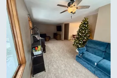 140 2nd Avenue SW, Spring Grove, MN 55974 - Photo 4