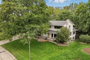 5512 Hillside Ct, Edina, MN 55439 - Photo 8