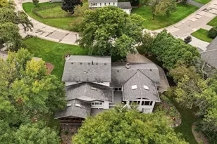 5512 Hillside Ct, Edina, MN 55439 - Photo 8