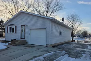 951 W Village Circle SE, Rochester, MN 55904 - Photo 2