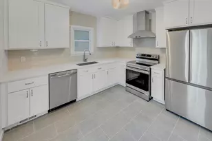 1147 Hoyt Ave W, Saint Paul, MN 55108 - Photo 2