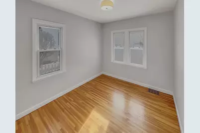 1147 Hoyt Avenue W, Saint Paul, MN 55108 - Photo 4