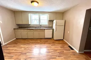 1109 3rd St W, Menomonie, WI 54751 - Photo 4