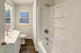 6648 4th St N, Oakdale, MN 55128 - Photo 6