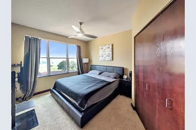 308 E 18th Street #305, Minneapolis, MN 55404 - Photo 6