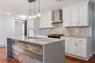 2465 Brunswick Ave N, Golden Valley, MN 55422 - Photo 14