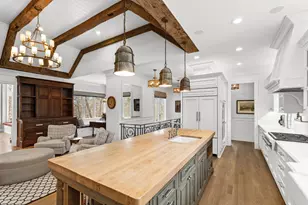 325 Highcroft Ln, Wayzata, MN 55391 - Photo 16