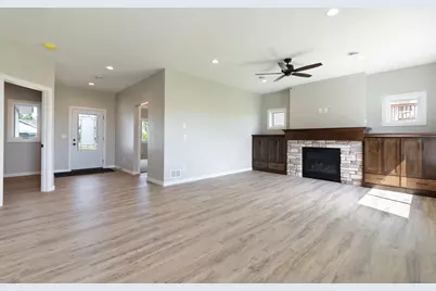 1534 9th Avenue SW, Hutchinson, MN 55350 - Photo 4