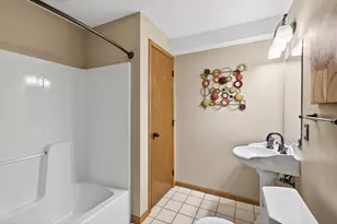 268 Shamrock Dr, Mahtomedi, MN 55115 - Photo 22