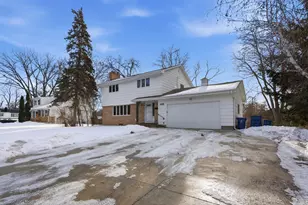 4721 33rd Ave N, Golden Valley, MN 55422 - Photo 2