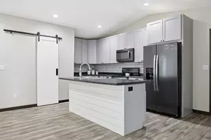 1470 Michigan Ave, Detroit Lakes, MN 56501 - Photo 6