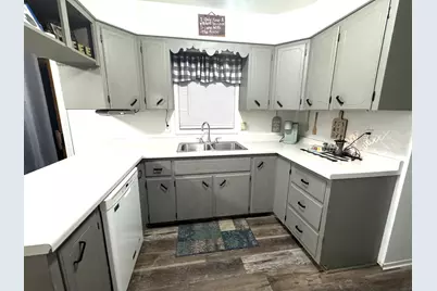 1210 Greenwood Street E, Thief River Falls, MN 56701 - Photo 4