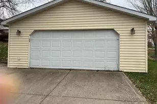 335 E Sorenson Ave, Appleton, MN 56208 - Photo 4