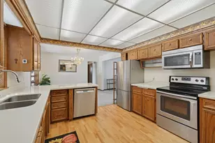 272 Roma Ave, Roseville, MN 55113 - Photo 10