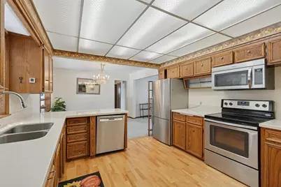 272 Roma Avenue, Roseville, MN 55113 - Photo 10